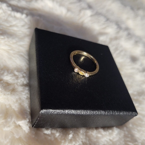 Gold Ring - size 5 - Picture 2 of 2